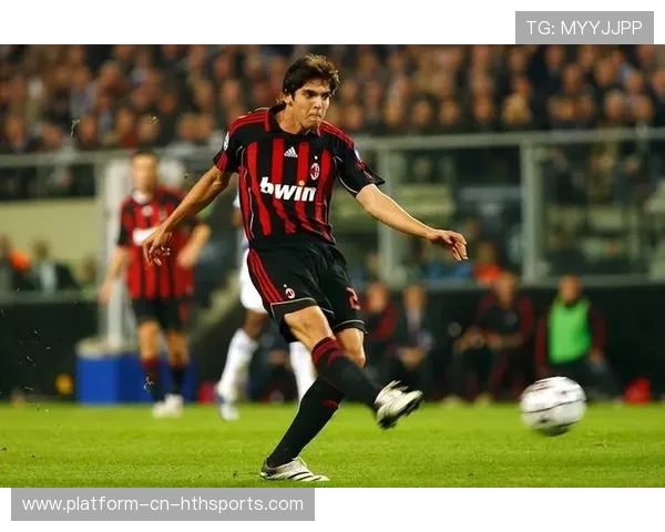 AC米兰弧顶远射破门，查尔汗奥卢一脚世界波